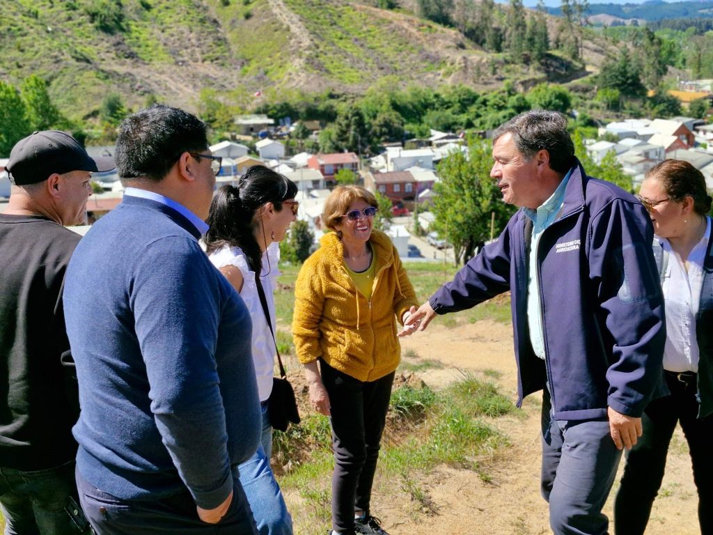 Ministro de Agricultura visita los avances del nuevo Parque Urbano de Coelemu